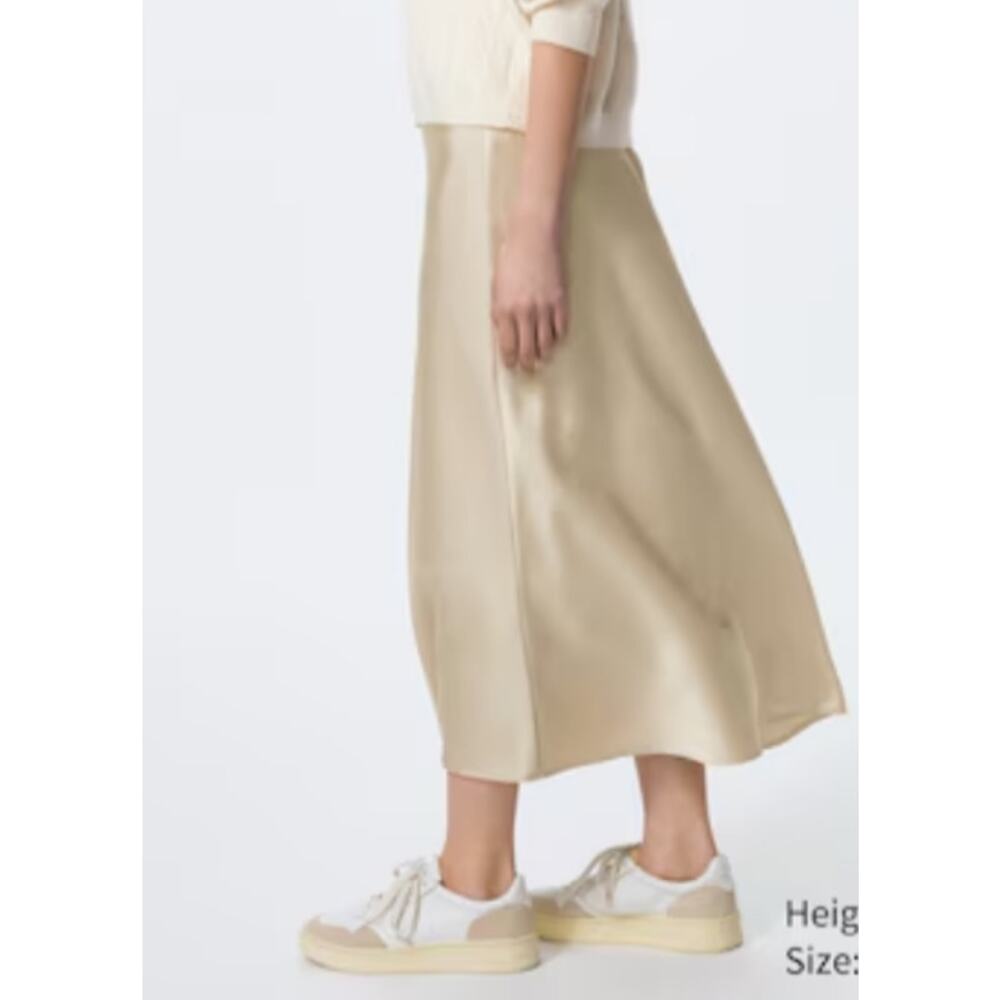 Uniqlo Satin Midi Skirt in Natural
